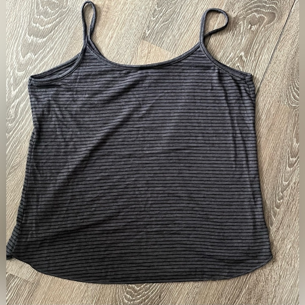 Old Navy Tank - Picture 2 of 3